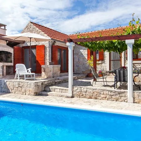 度假居 Countryside Family With Private Pool *