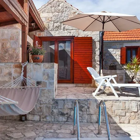 Countryside Family With Private Pool *