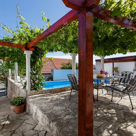 Countryside Family With Private Pool Donje Selo na Šolti