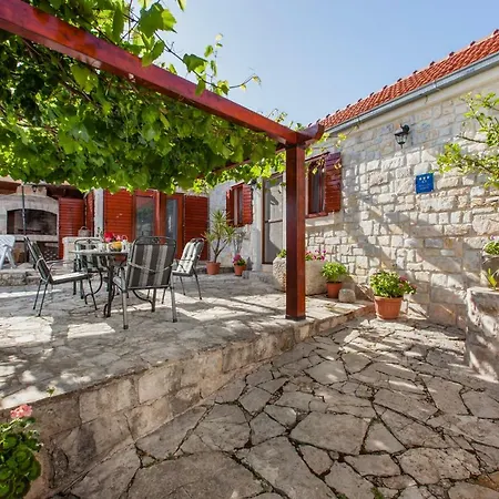 Countryside Family With Private Pool