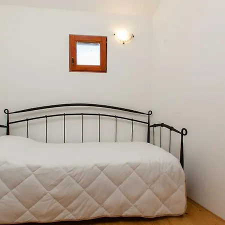 בית נופש Countryside Family With Private Pool *